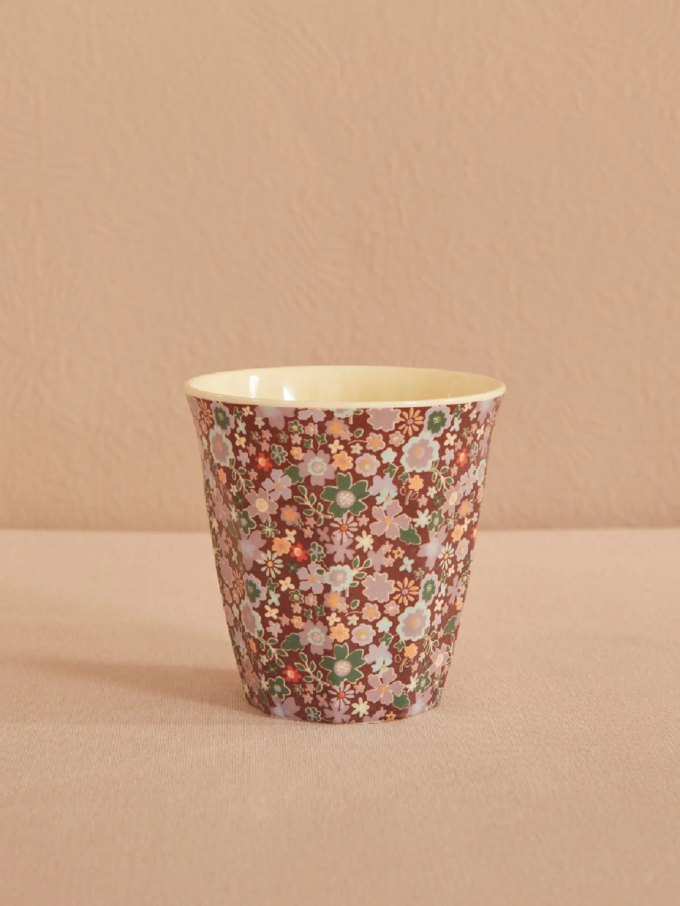 Mugg mellan Fall Floral