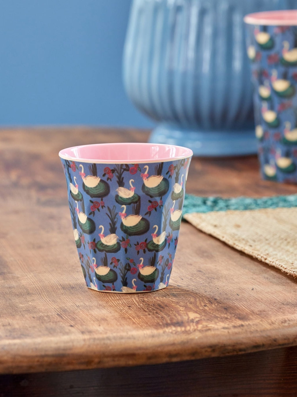Mugg mellan Swanlake
